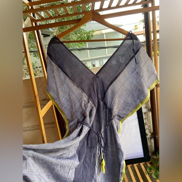 Cotton Tassel Poncho - Picture 4 of 7